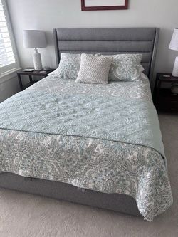 Bed upholstered with Storage and Mattress