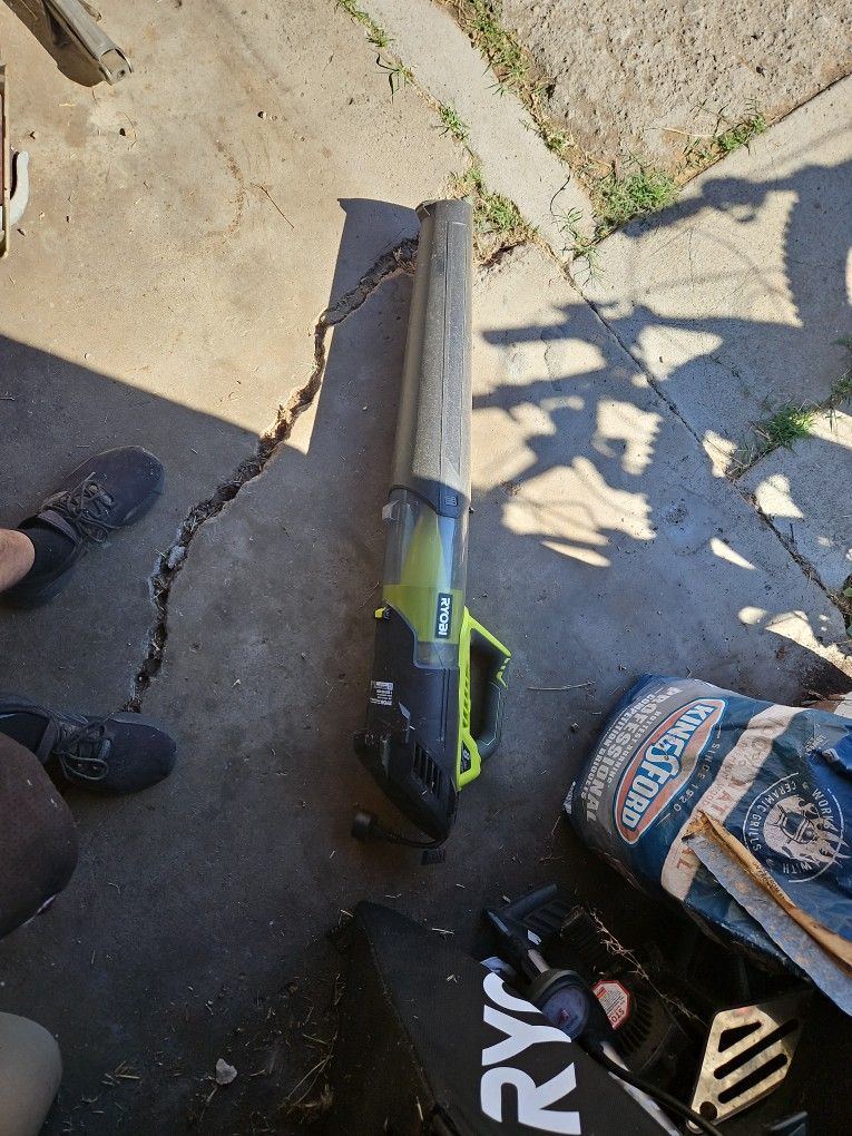 Ryobi 8 Amp Leaf Blower