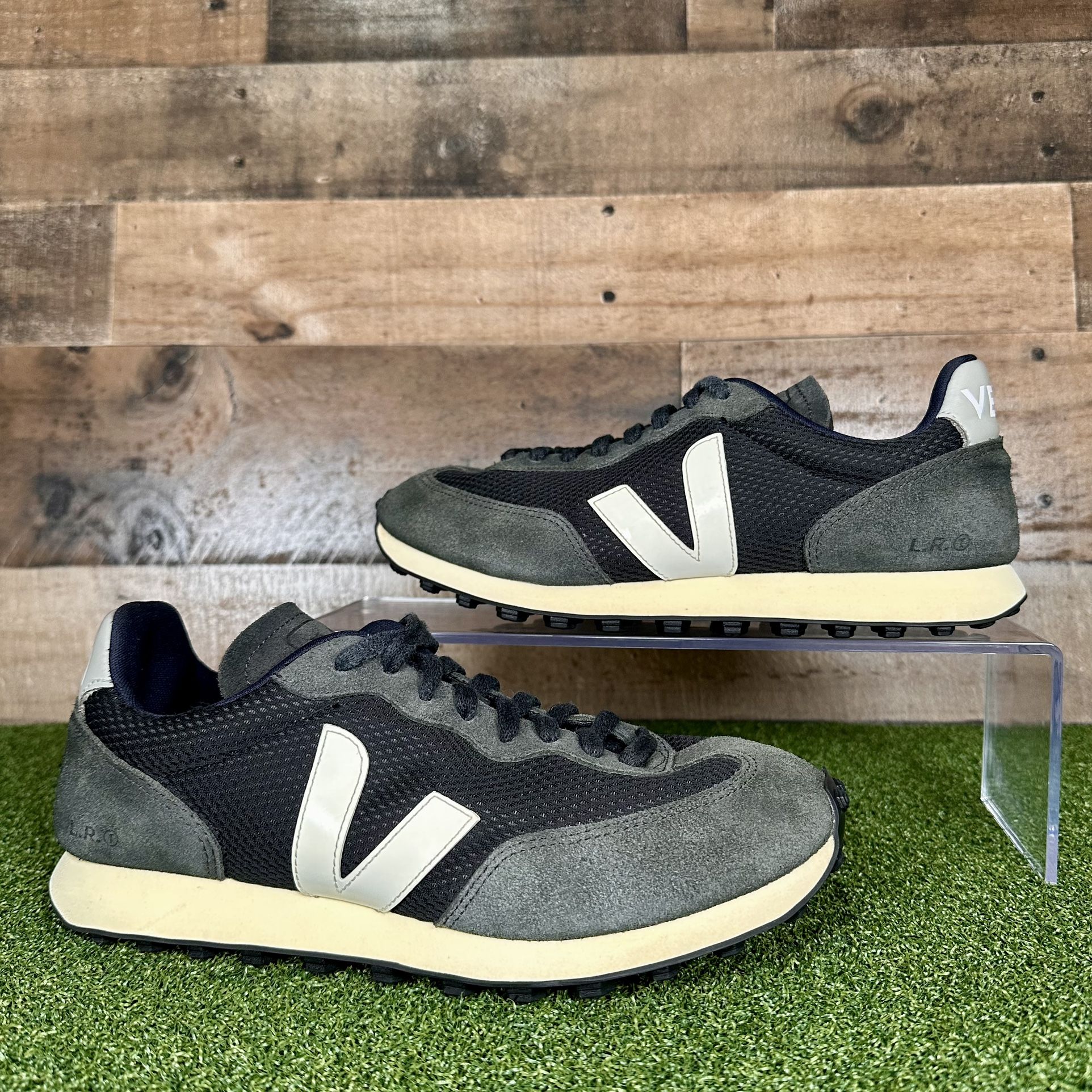 Veja Rio Branco II Alveomesh Black & White Sneaker - Size 9 Women (7 Men)