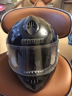 Shark RSR2 carbon-fiber and Kevlar size Medium