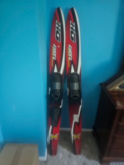 HO Excel Sixty Seven Water Skis Pair