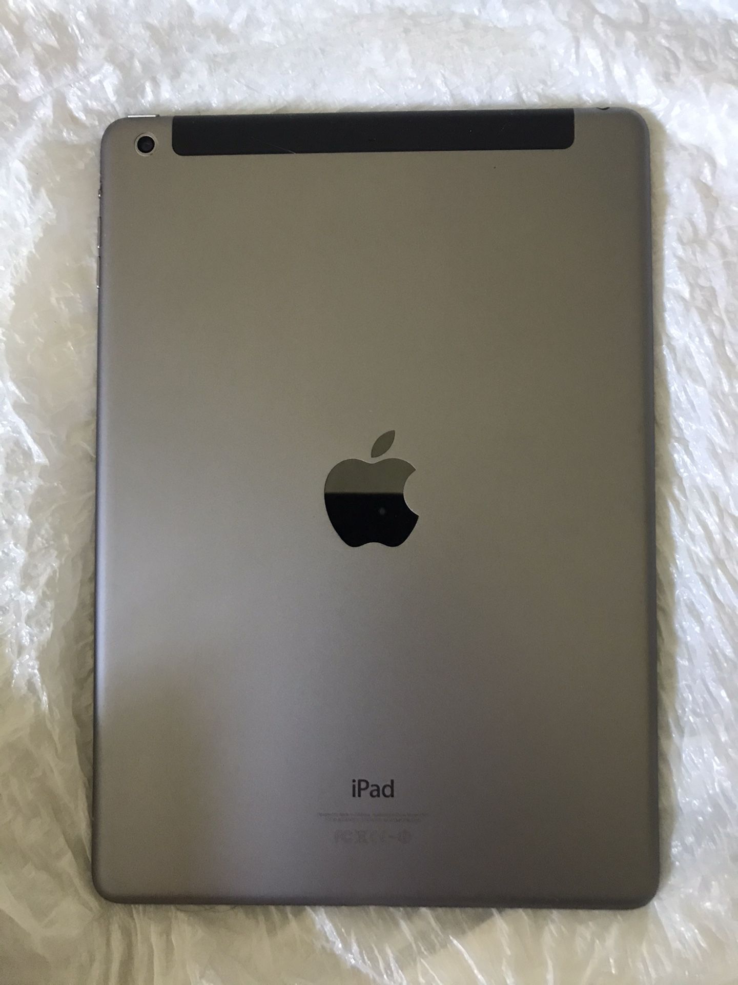 Apple IPad Air Wifi + Cellular Unlocked 