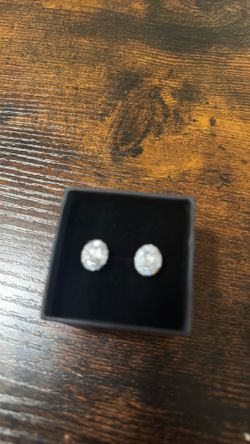 Women earring  lab grown diamonds