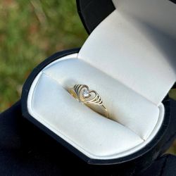 Vintage Jewelry 10k solid yellow gold heart CZ stone 0.03 ring size 7.75
