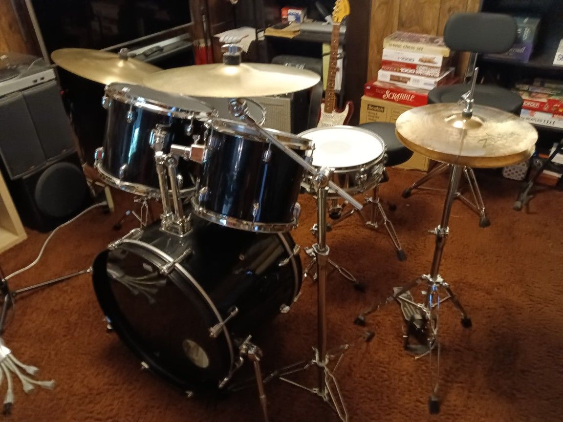 Drums PDP 5-Piece With Hardware & Cymbals