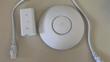 Ubiquiti UAP-AC-LITE Access Point