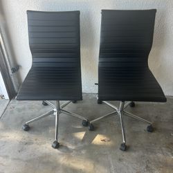 Set of 2 Sleek Black Computer Chairs – Modern Design on Wheels