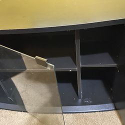 ENTERTAINMENT CENTER 