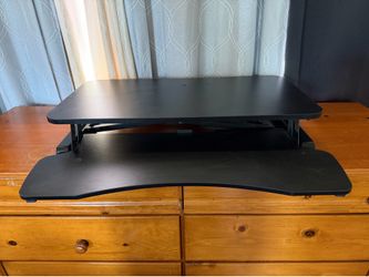 Ergonomic desk riser
