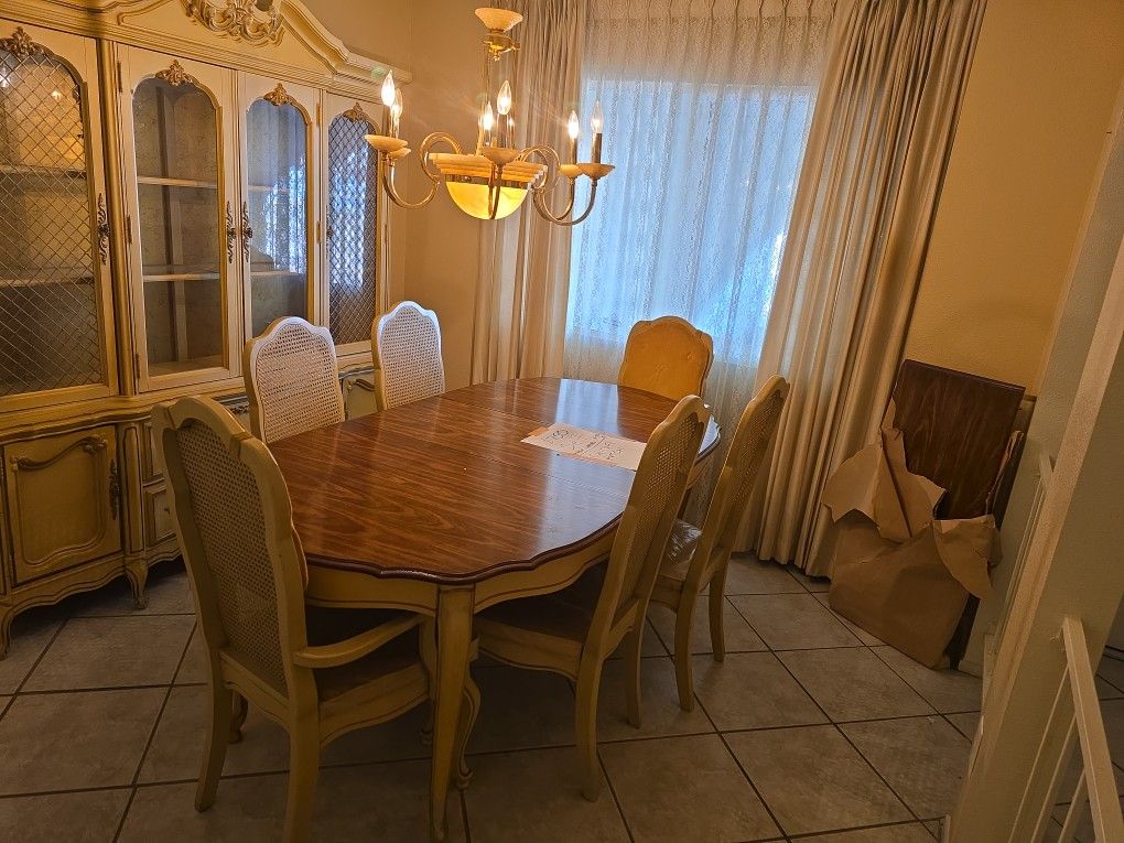 China Hutch And Buffet Table