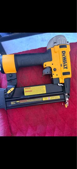 DEWALT 18-Gauge Brad Nailer