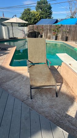 Outdoor patio adjustable lounge chair with wheels