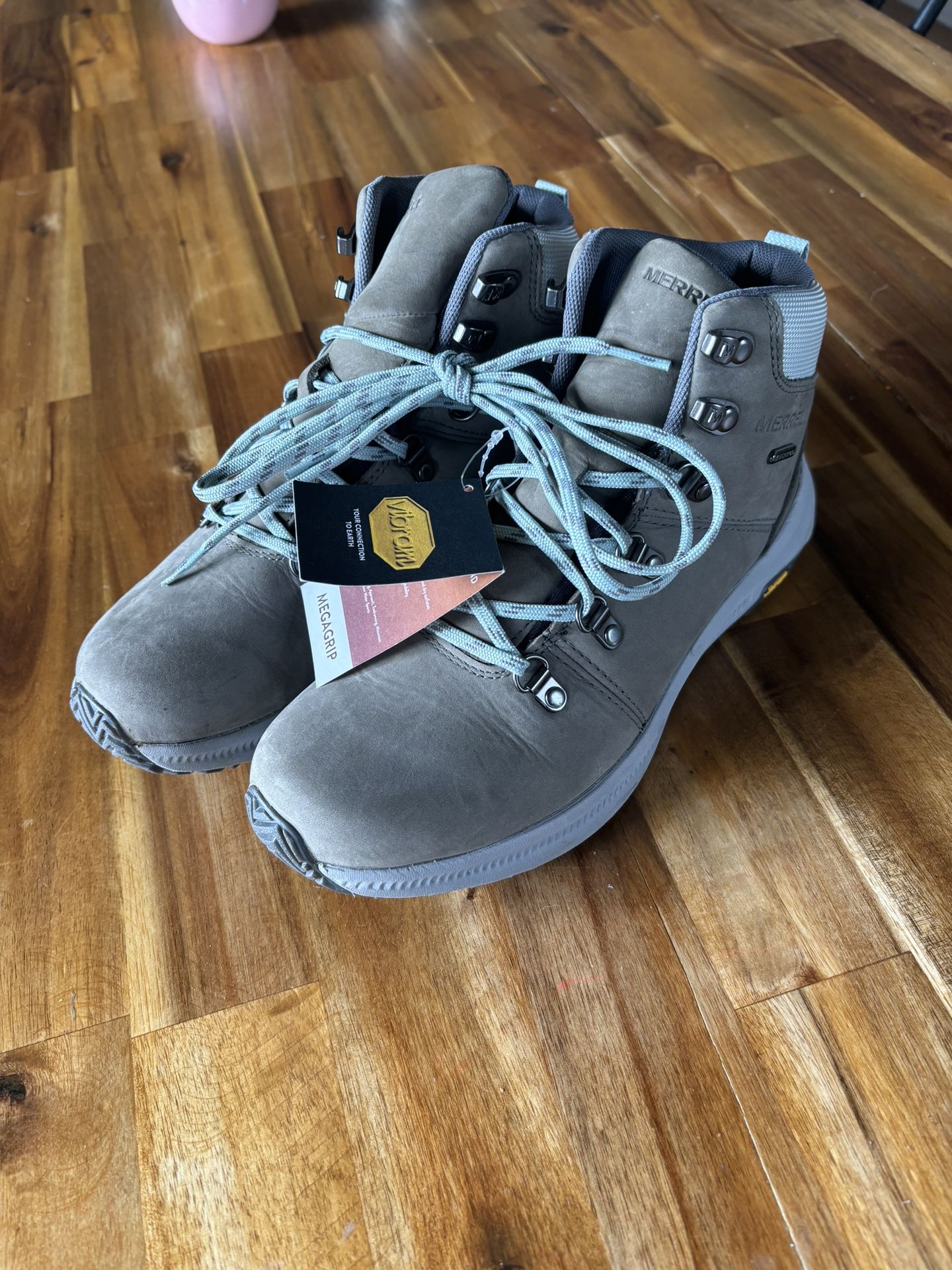 Merrell (size 7.5) Women's Ontario 2 Mid Waterproof Hiking Boots