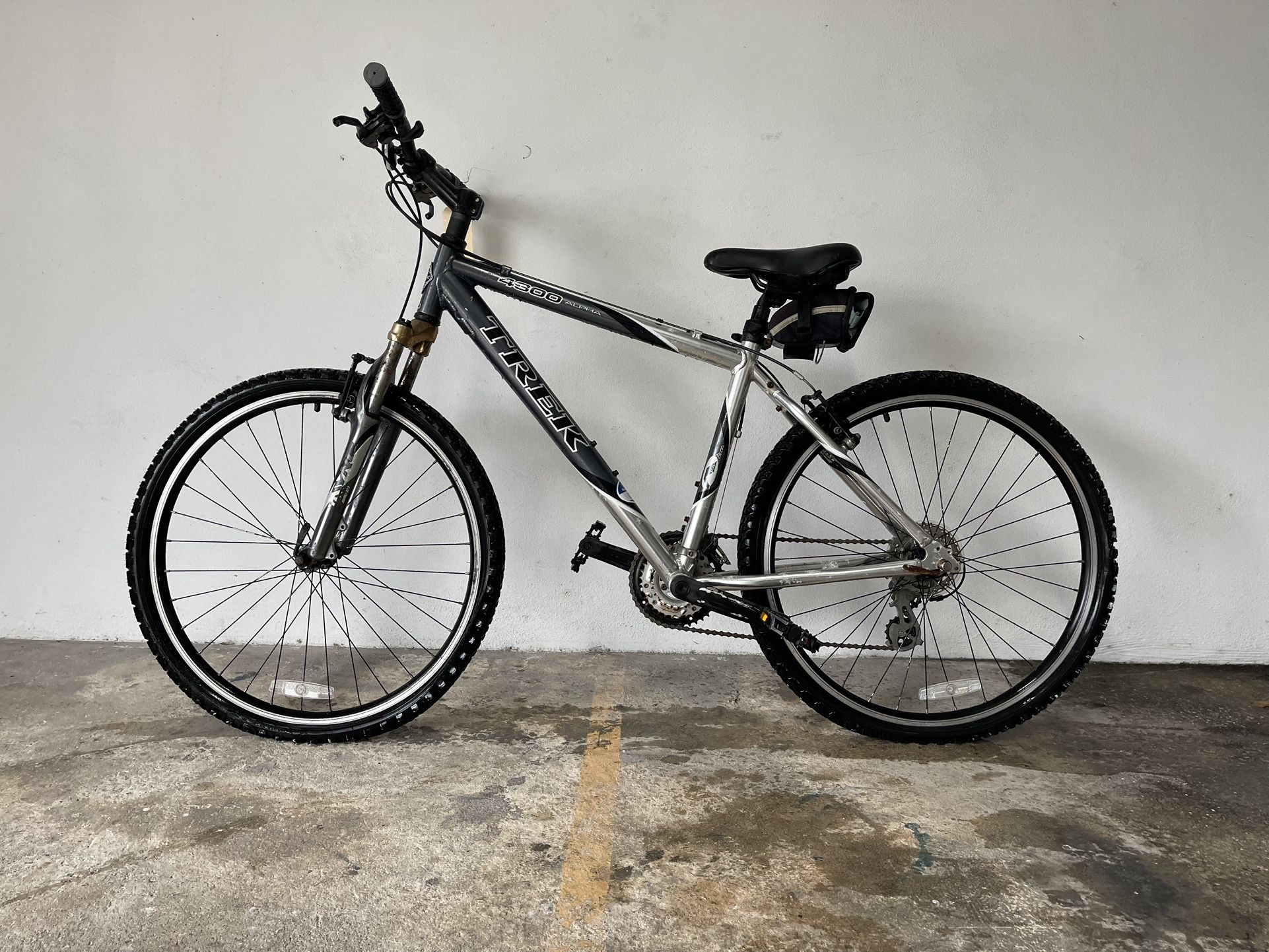 TREK 4300 Bike