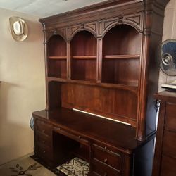 Desk And Hutch 