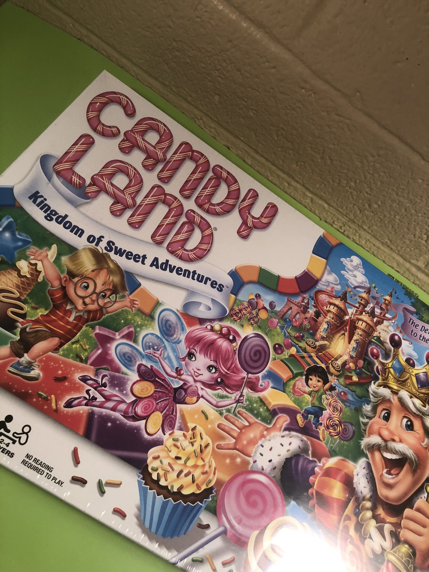 CANDYLAND - New, sealed $12 - classic family board game, Kids Toys