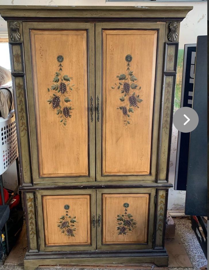 Vintage Wooden Cabinet