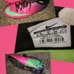 Soccer Cleats Size 2.5