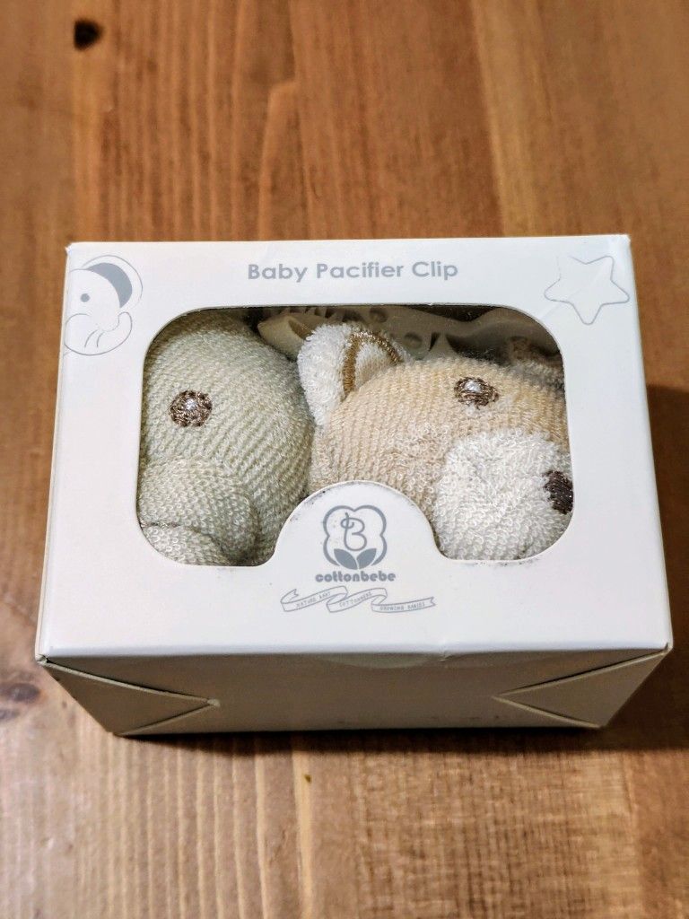 CottonBebe Pacifier Clip, 2 Pack Baby Pacifier Holder for Boys and Girls Fits Many Pacifiers & Baby Teething Toys, Ideal Baby Gift (Elephant & Bear)