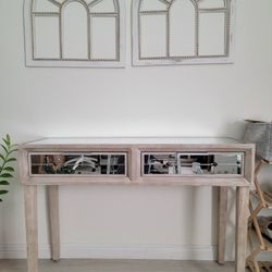 Console Table In Excellent Condition