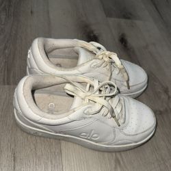 Alo shoes Size 6.5 Women READ DESCRIPTION 