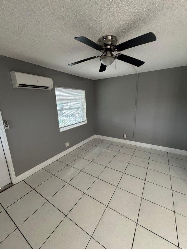 Beautiful 2 Bedrooms 1 Bath Apartment