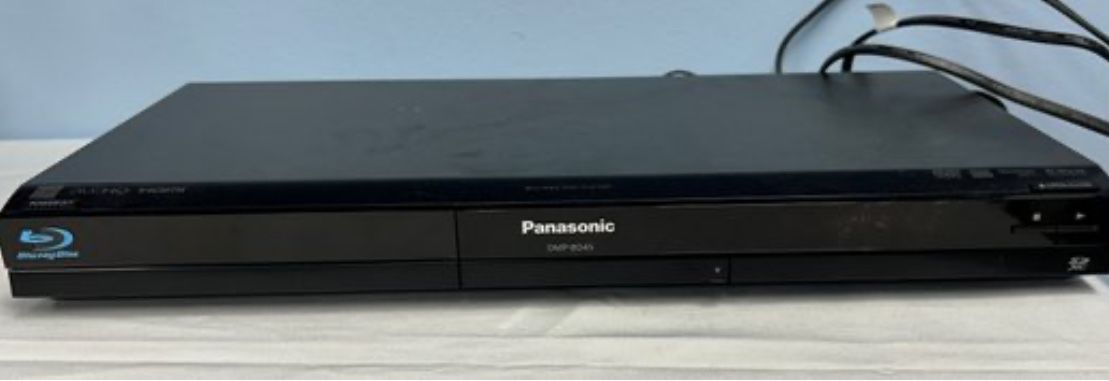 PANASONIC BLU-RAY DVD DISC PLAYER WITH REMOTE MODEL DMP-BD45