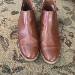 Women’s Boots Size 8 1/2 