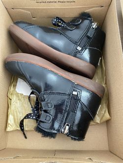 UGG Toddler Size 8.5 shoes