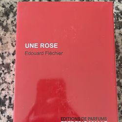 UNE ROSE 