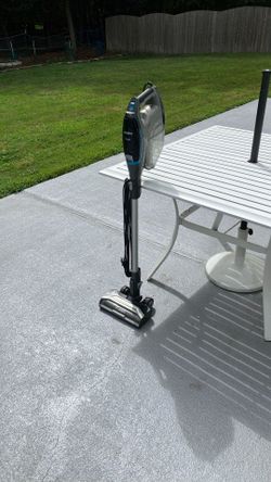 VACUUM CLEANER EUREKA FLASH with Sweeping Head Great For Floors & Rugs Works Great 👍 