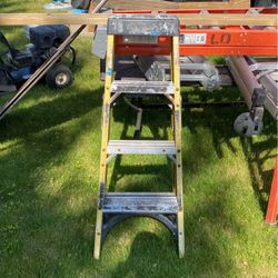 Husky 4 Foot Ladder