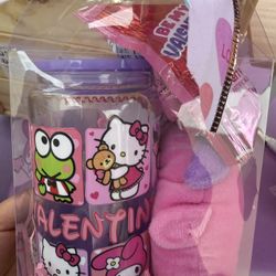 Valentine’s Gift Box💕💝 Mickey Mouse Hello kitty Labubu Crybaby