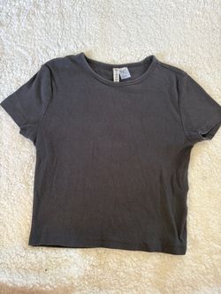 Women’s gray crop top