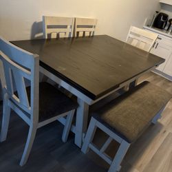 Dinning Table 
