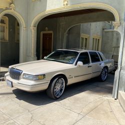 97 Cartier Lincoln Town Car