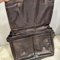 Kenneth Cole Leather Messenger Bag