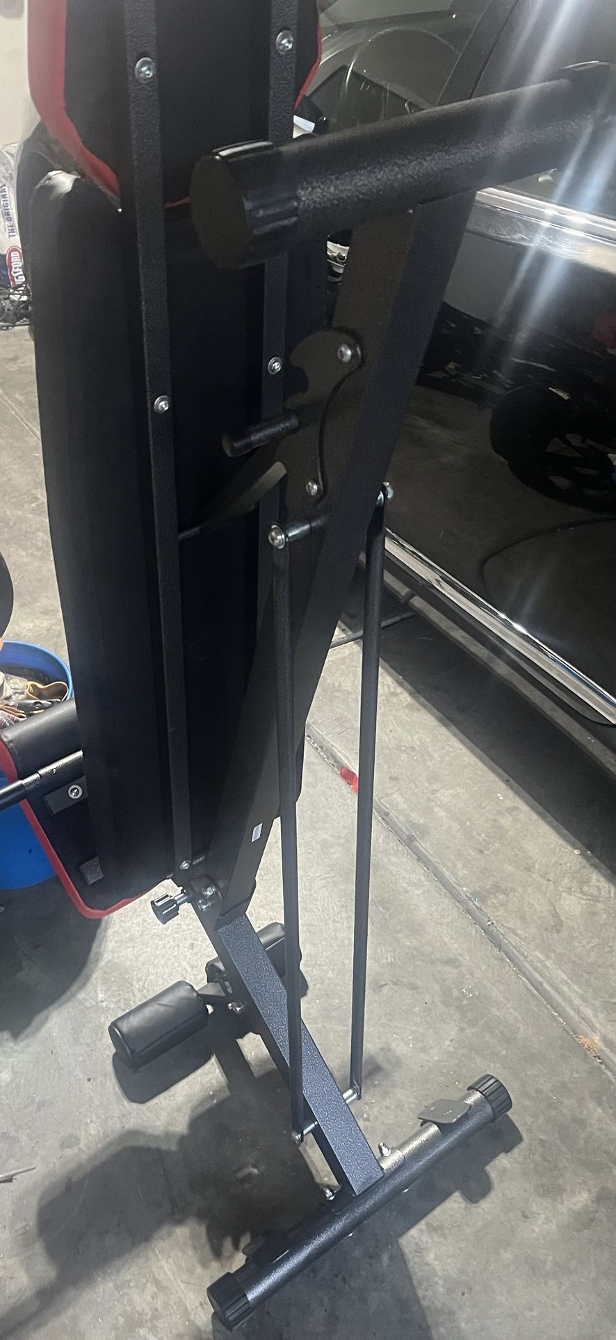 Adjustable And Folding Weight Bench