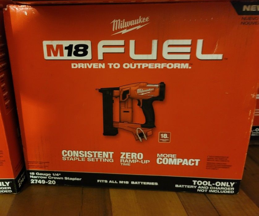 M18 18-Volt Lithium-Ion High Demand Battery Pack 9.0Ah and Charger Starter