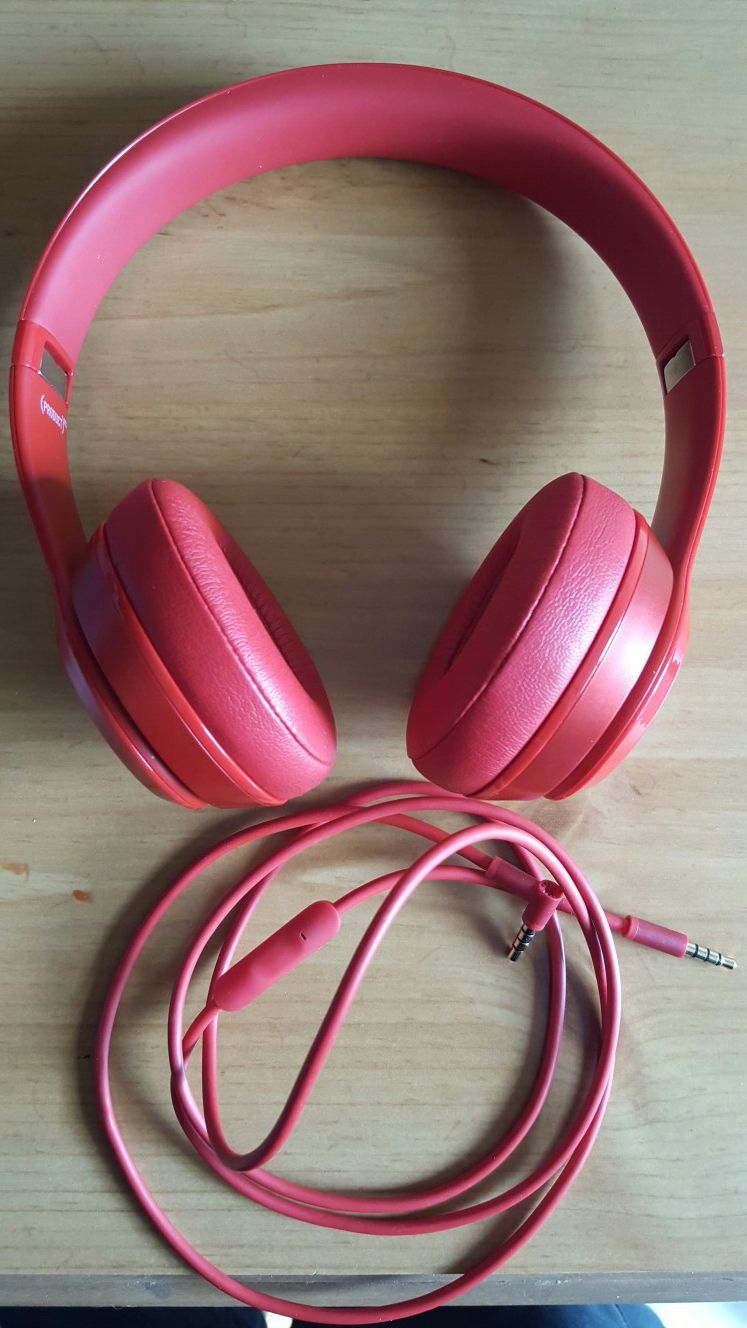 Beats Solo2 Red Headphones