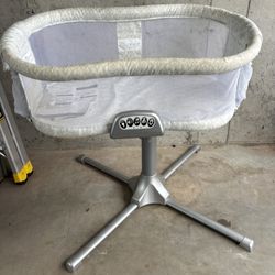 HALO Bassinest Swivel Sleeper