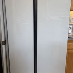Samsung Bespoke 28-cu ft Smart Side-by-Side Refrigerator with Dual Ice Maker (White Glass)
