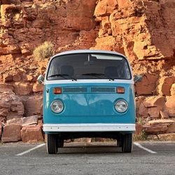 VW Bus Front Windshield Glass