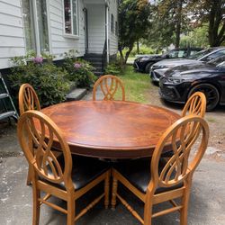 Round Dining Table And Chairs