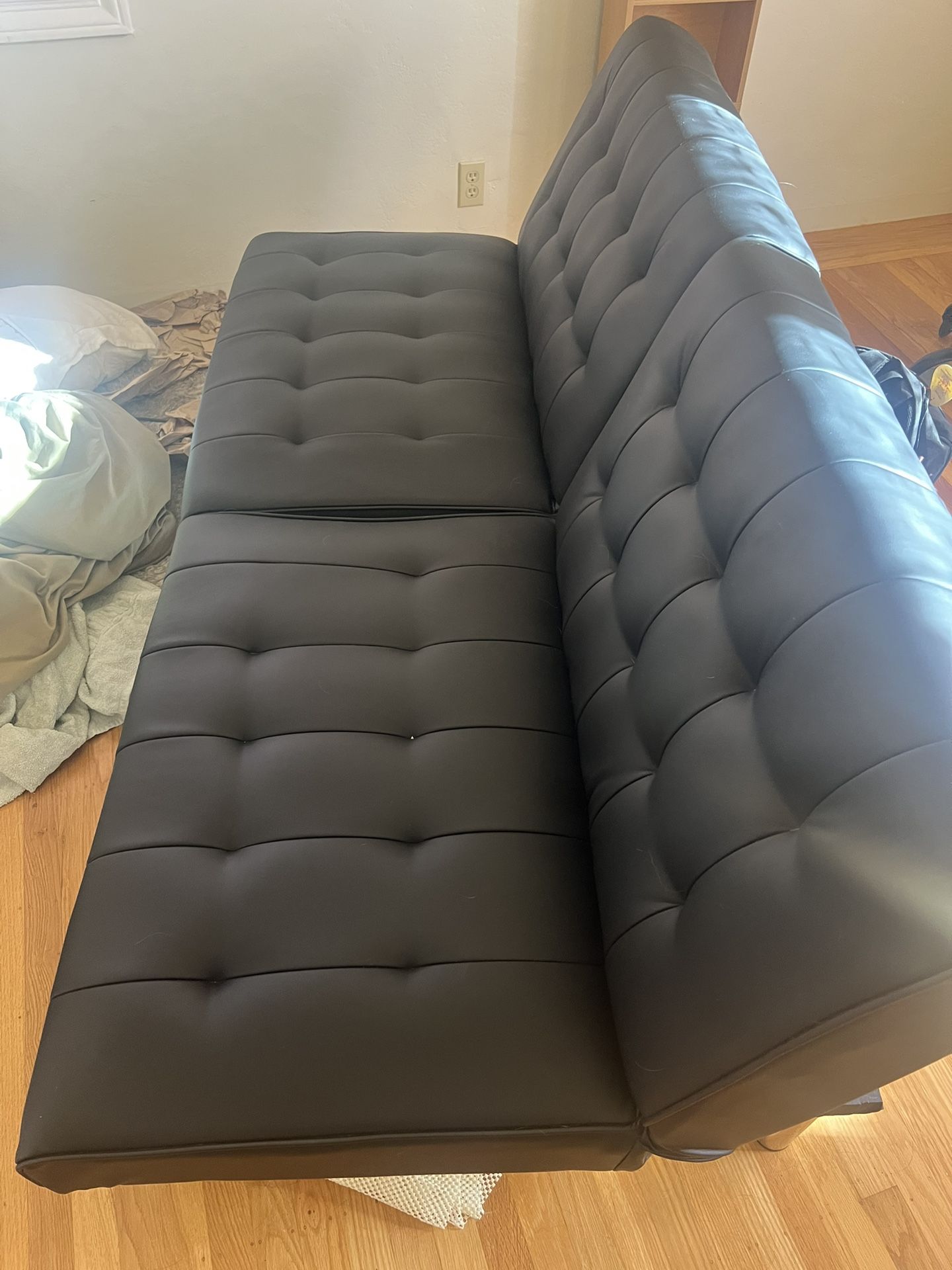 Black Futon 