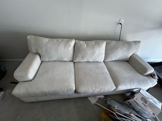 Living Spaces Bonaterra II Queen Sleeper Sofa