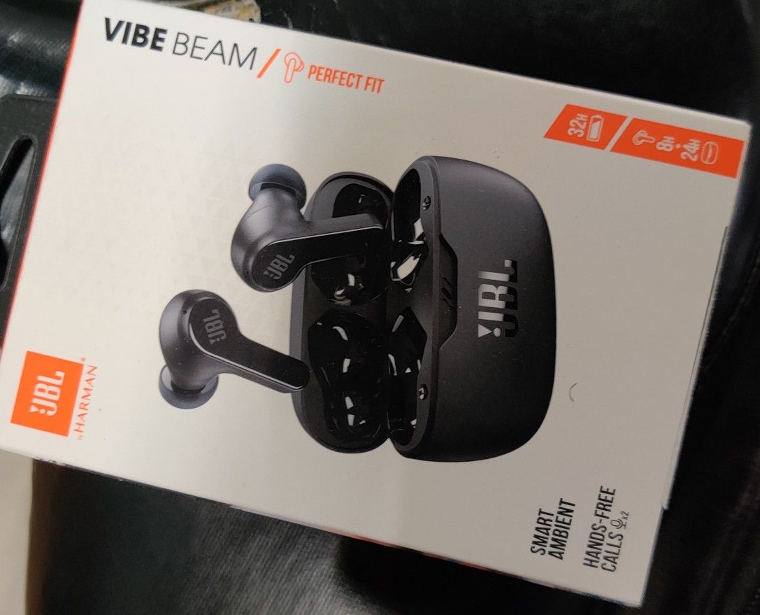 BLUETOOTH EARBUDS *read desc*