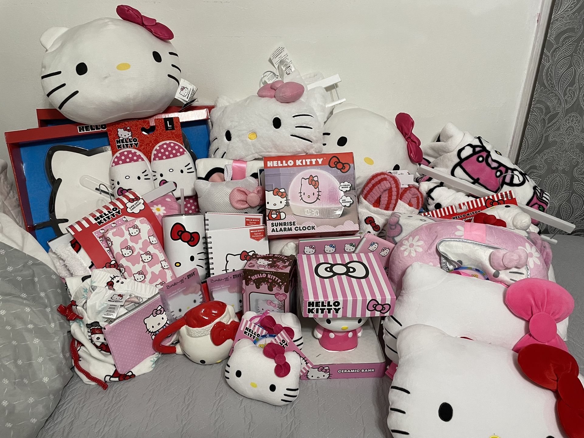 Hello Kitty Blanket and more Items