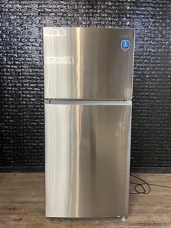 MIDEA TOP FREEZER REFRIGERATOR w/WARRANTY! R2456A