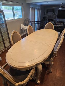 Dinning Table